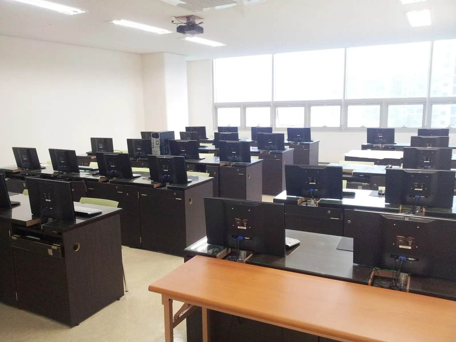 서울현대직업전문학교 실습실