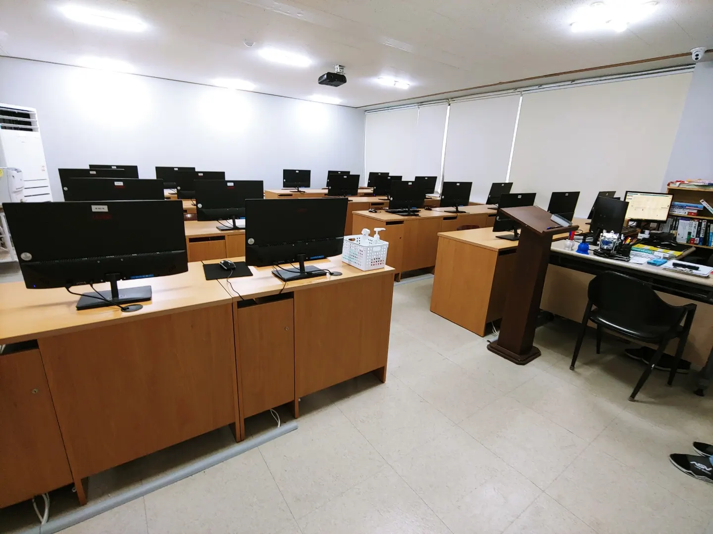울산직업전문학교 실습실