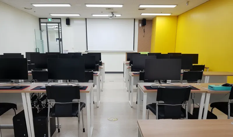 (주)나눔디지털디자인학원 실습실
