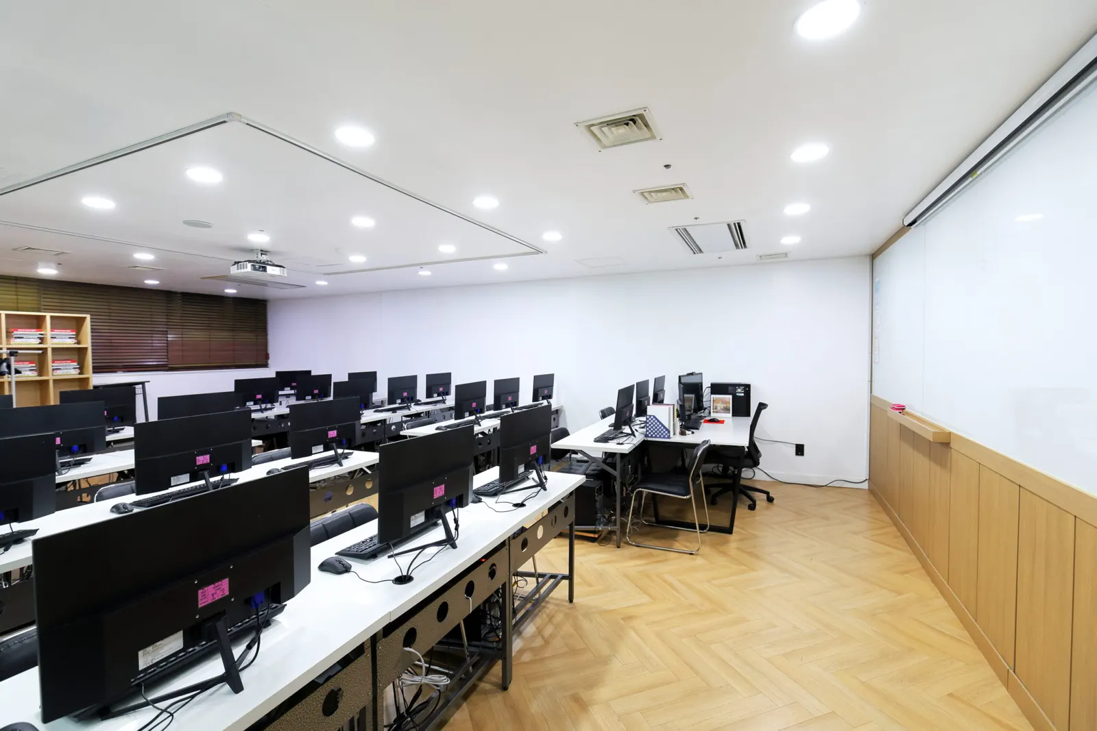 글로벌아이티(IT)인재개발학원 실습실