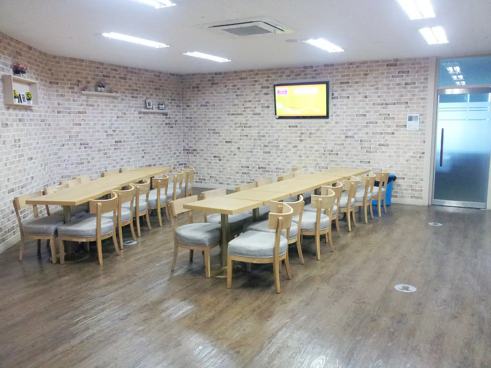 서울현대직업전문학교 휴게공간