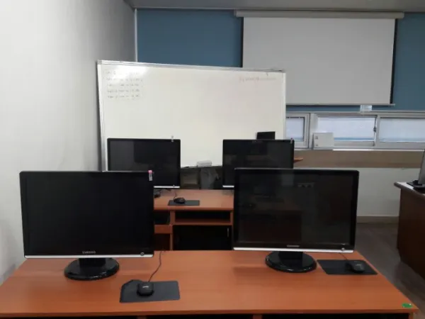(주) 김해직업전문학교 실습실