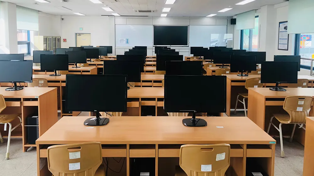 ICT폴리텍대학 실습실