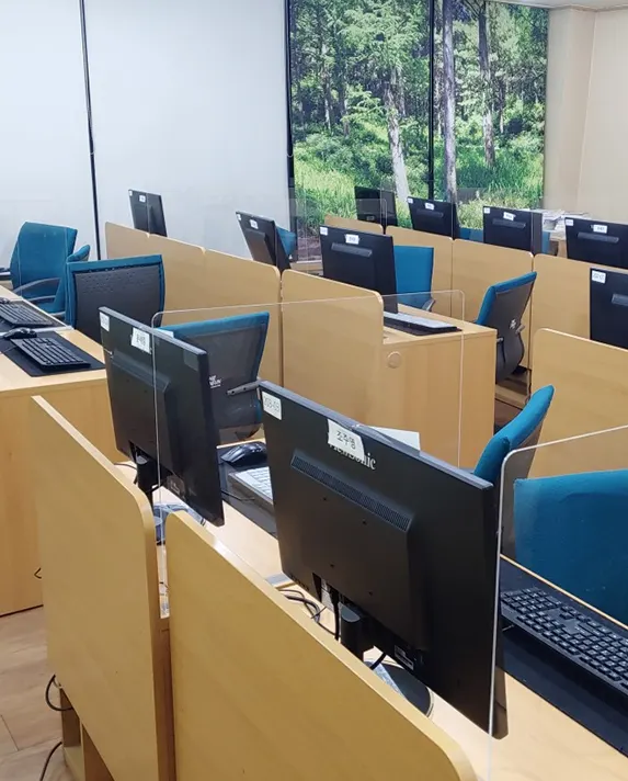 더조은컴퓨터아트학원 실습실