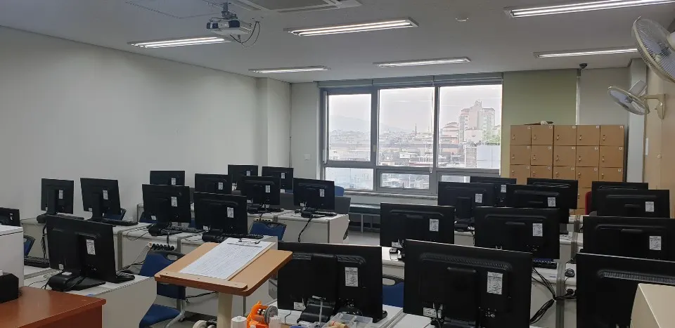 글로벌산업기술교육원 실습실