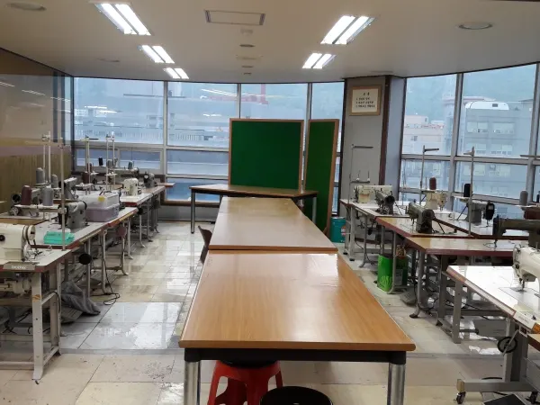 (주) 김해직업전문학교 실습실