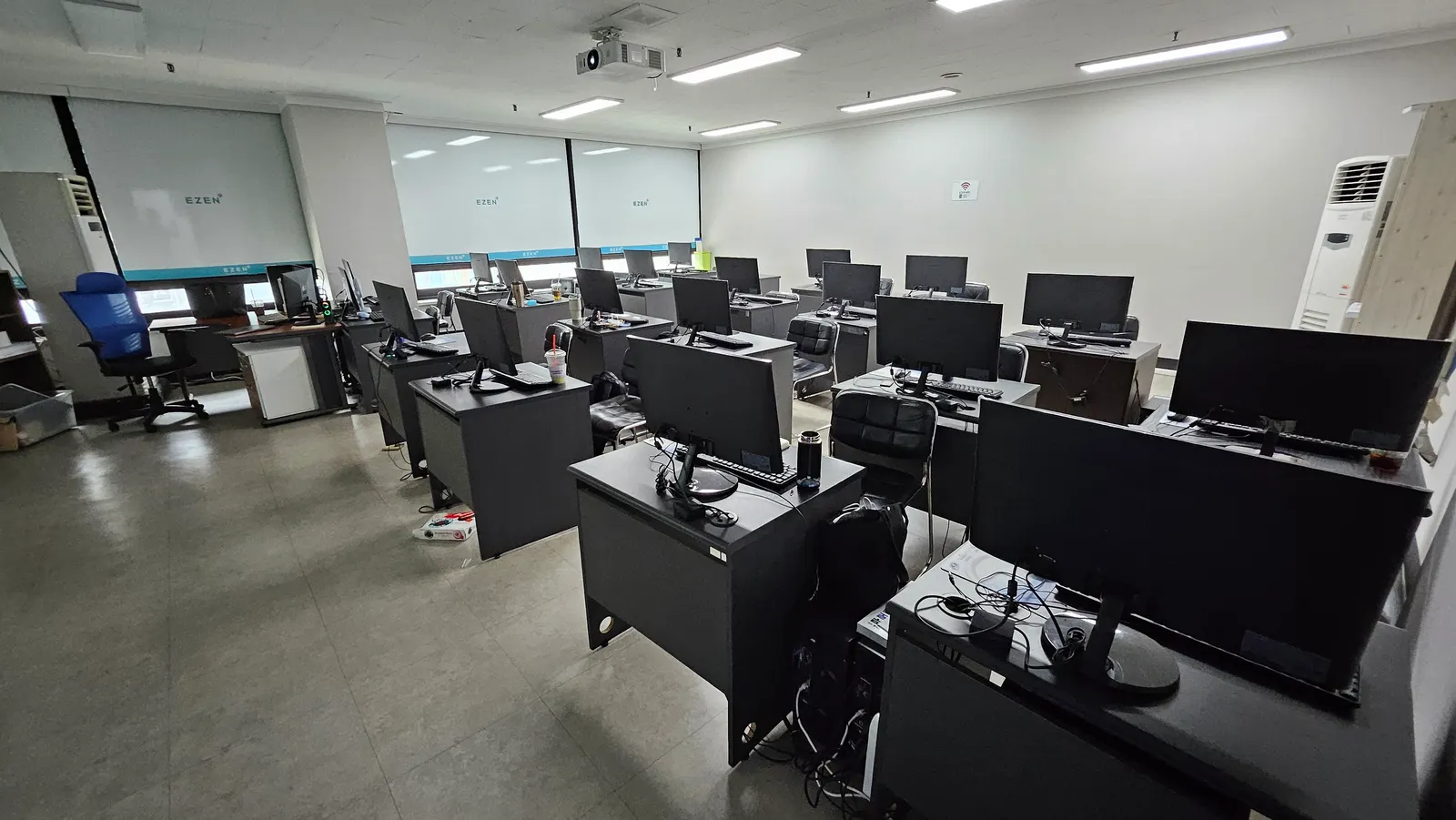 (주)이젠컴퓨터아카데미안산 강의실