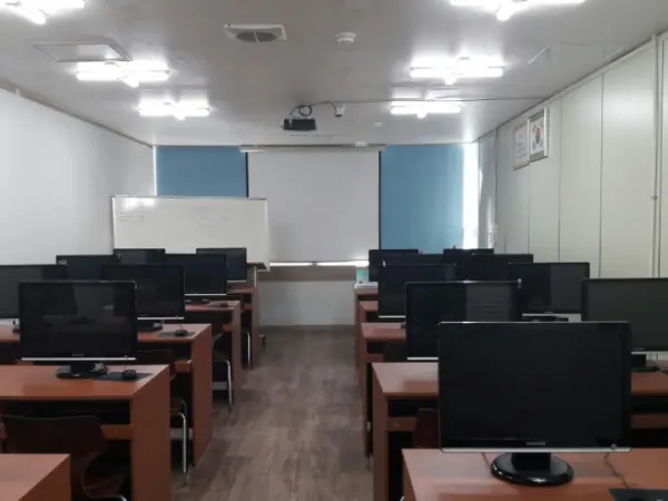 (주) 김해직업전문학교 실습실